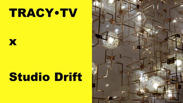 TRACY•TV x Studio Drift. Een geometrische installatie met lampen.