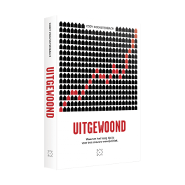 Boek "Uitgewoond" van Cody Hochstenbach, met afbeelding van huizenpatroon.