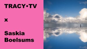 TRACY•TV x Saskia Boelsums, silhouet van mens op reflecterende hemel