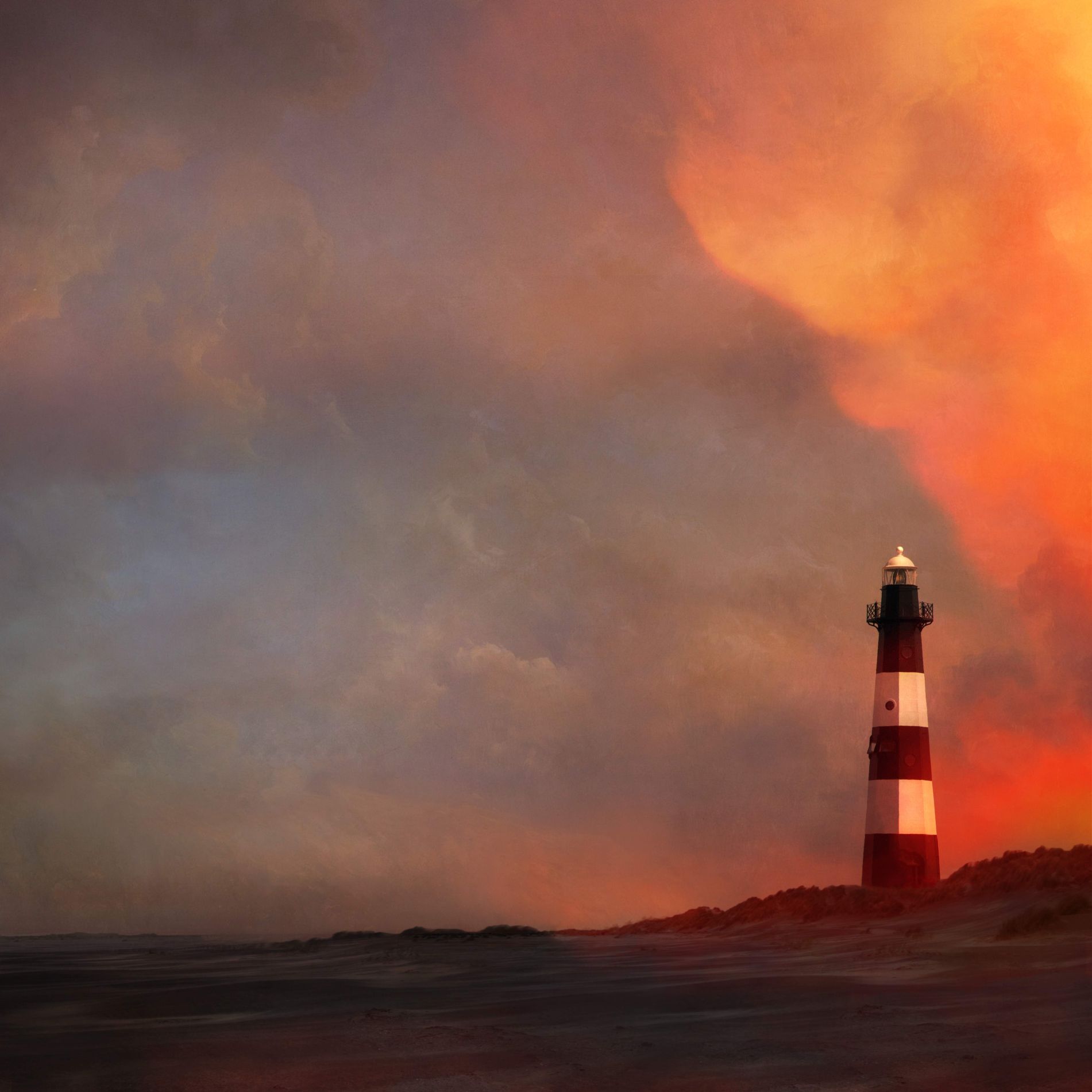 Vuurtoren op zandduinen bij zonsondergang met oranje en grijze lucht