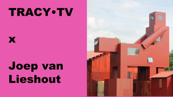 Rood bouwwerk met de tekst TRACY•TV x Joep van Lieshout.